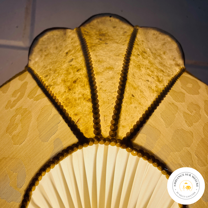 détail éventail soleil levant