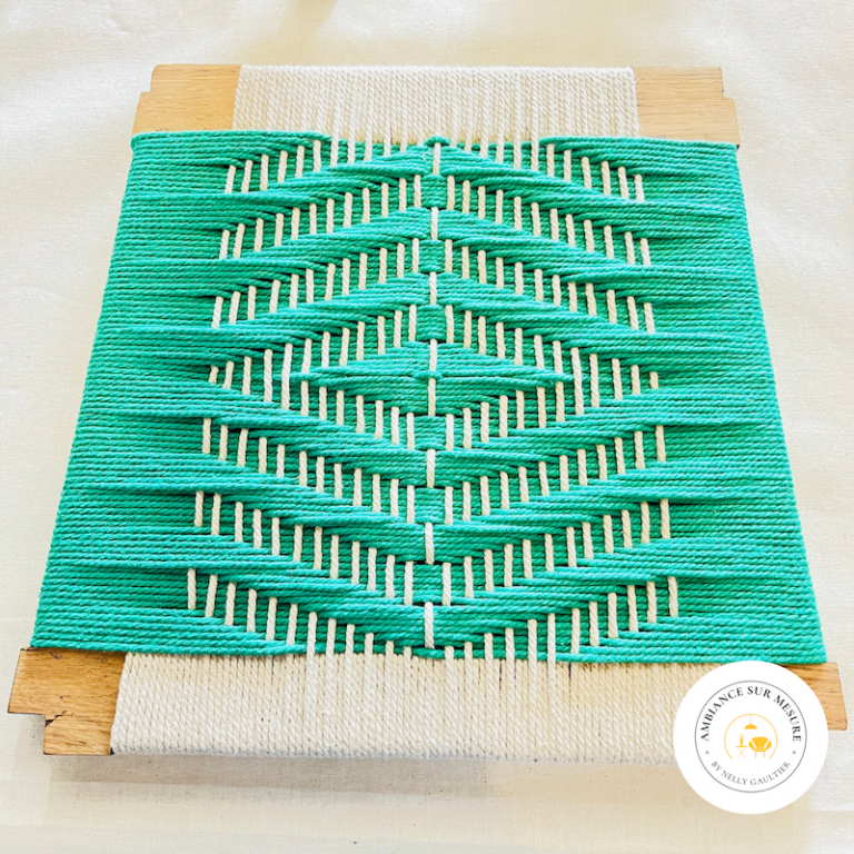 Lire la suite à propos de l’article Tressage de cordes en diamant « Emeraude ».